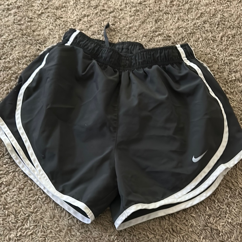 gray nike shorts
